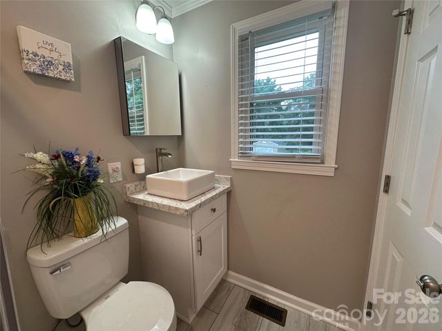 1807 Forest Hills Park SW, Lenoir, NC 28645