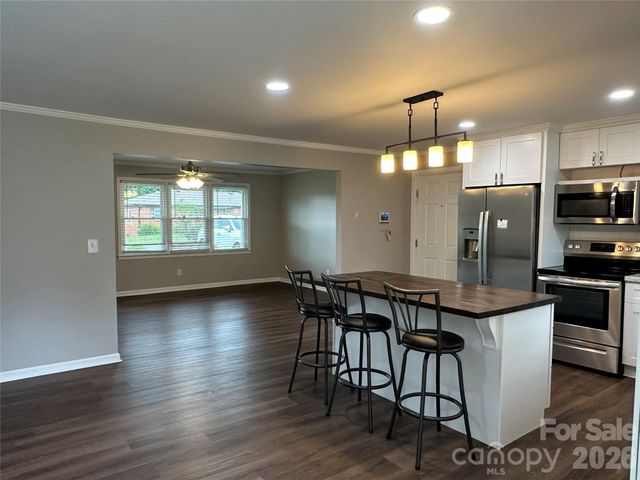 1807 Forest Hills Park SW, Lenoir, NC 28645