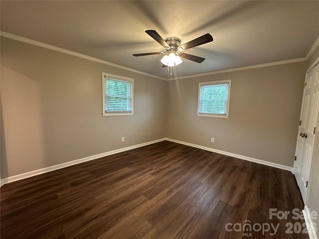 1807 Forest Hills Park SW, Lenoir, NC 28645