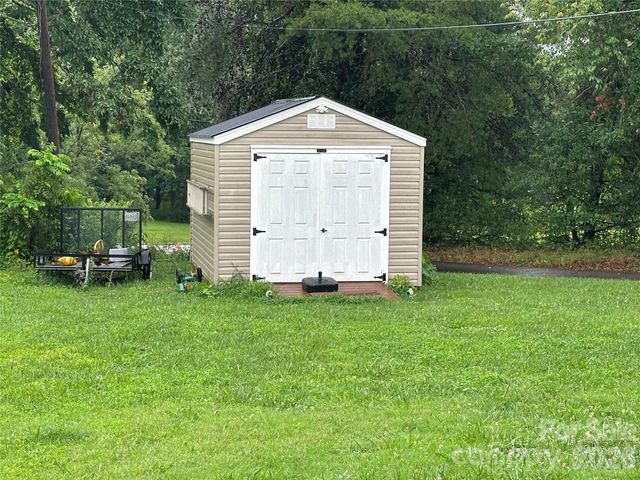 1807 Forest Hills Park SW, Lenoir, NC 28645