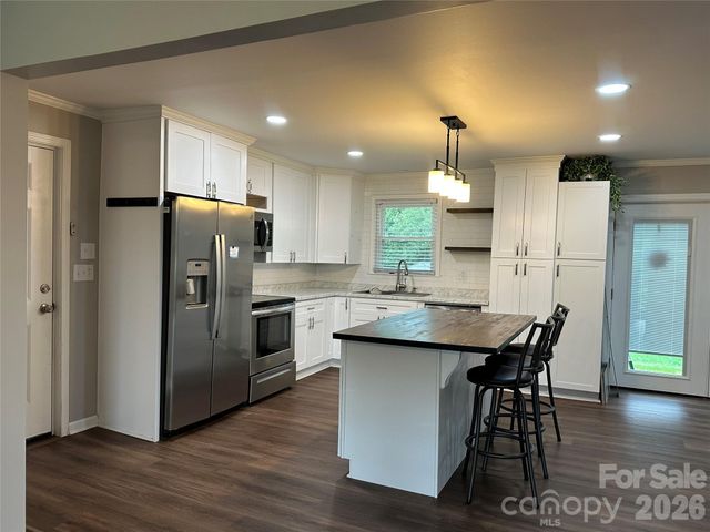 1807 Forest Hills Park SW, Lenoir, NC 28645