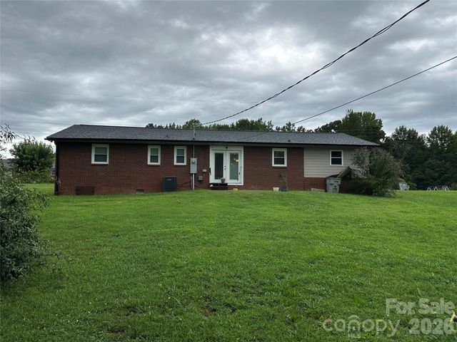 1807 Forest Hills Park SW, Lenoir, NC 28645