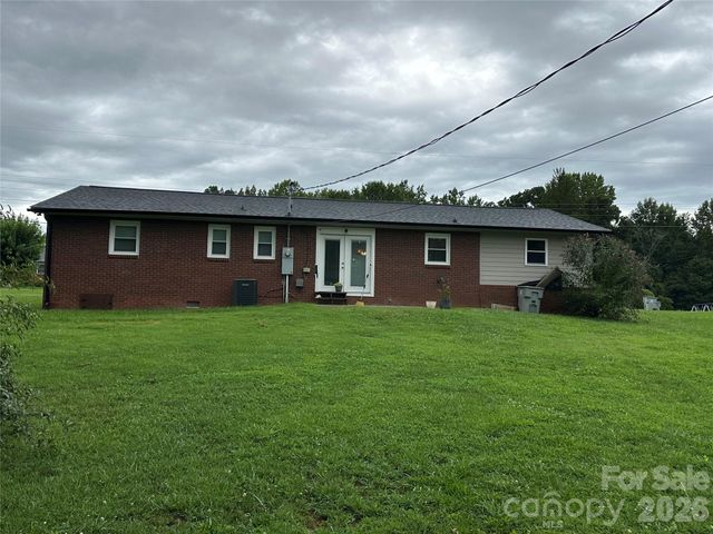 1807 Forest Hills Park SW, Lenoir, NC 28645