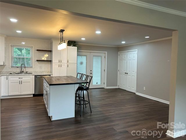 1807 Forest Hills Park SW, Lenoir, NC 28645
