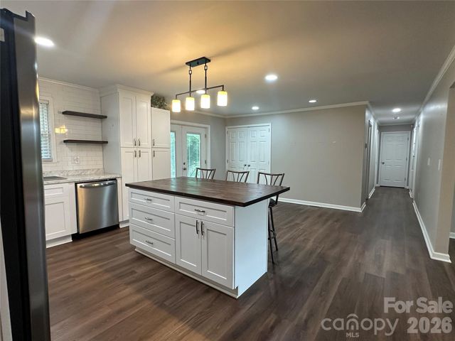 1807 Forest Hills Park SW, Lenoir, NC 28645