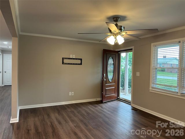 1807 Forest Hills Park SW, Lenoir, NC 28645