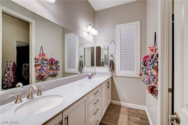 9136 Granite Knoll Ct, Las Vegas, NV 89129