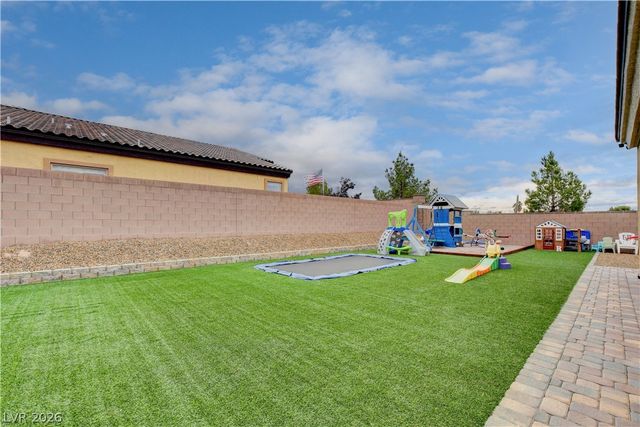 9136 Granite Knoll Ct, Las Vegas, NV 89129