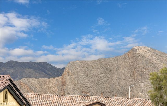 9136 Granite Knoll Ct, Las Vegas, NV 89129