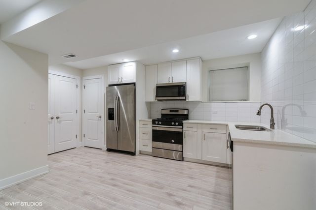 1914 W Crystal Street GF, Chicago, IL 60622