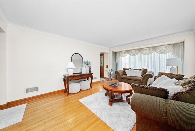 5625 S Nordica Avenue, Chicago, IL 60638