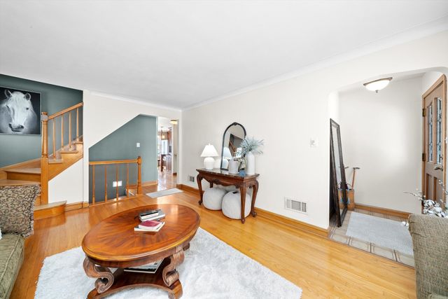 5625 S Nordica Avenue, Chicago, IL 60638