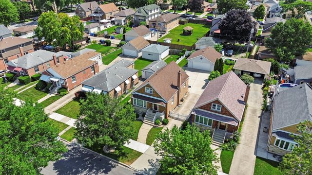 5625 S Nordica Avenue, Chicago, IL 60638