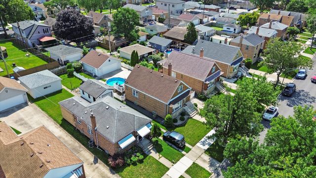 5625 S Nordica Avenue, Chicago, IL 60638