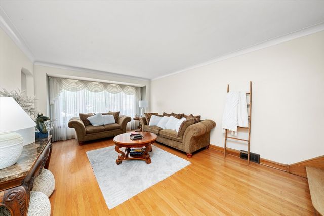 5625 S Nordica Avenue, Chicago, IL 60638