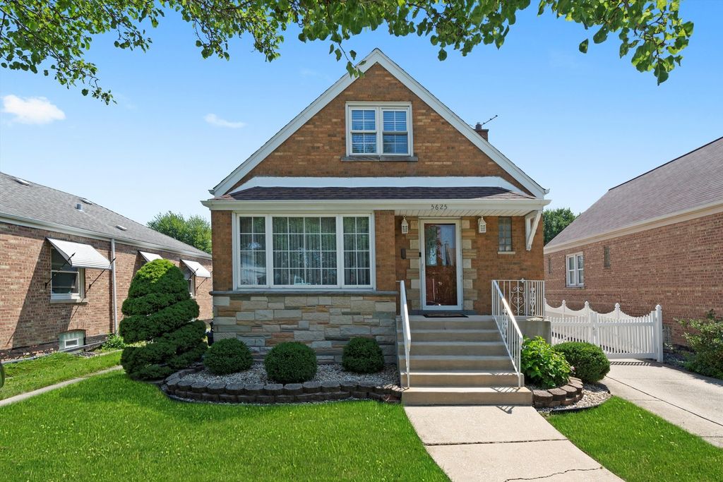 5625 S Nordica Avenue, Chicago, IL 60638