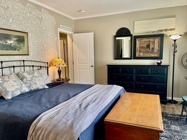 11 Sycamore Lane, Taunton, MA 02780