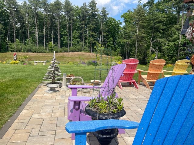 11 Sycamore Lane, Taunton, MA 02780
