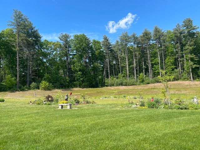 11 Sycamore Lane, Taunton, MA 02780