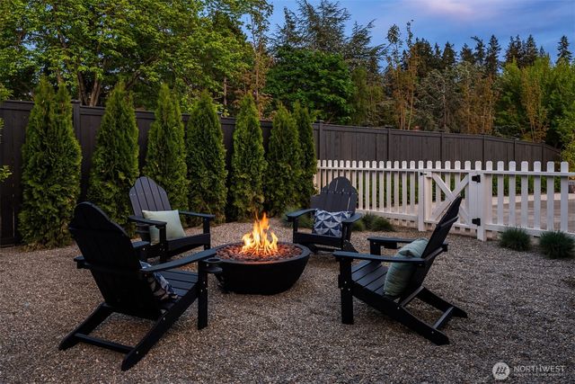 2829 92nd Avenue NE, Clyde Hill, WA 98004