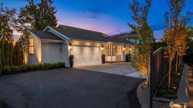 2829 92nd Avenue NE, Clyde Hill, WA 98004