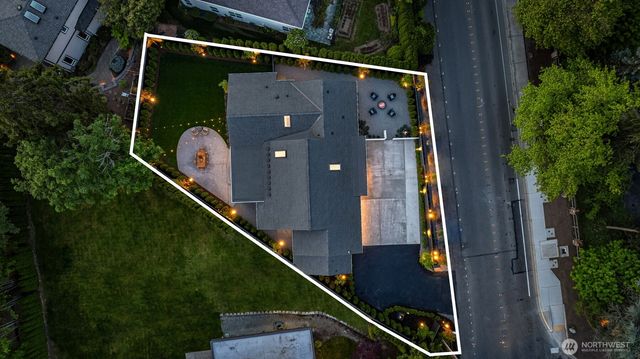 2829 92nd Avenue NE, Clyde Hill, WA 98004