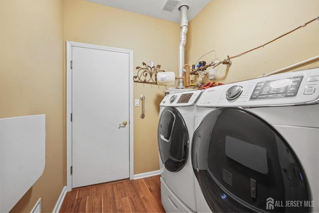 33 Coneflower Lane, West Windsor, NJ 08550