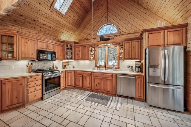 8723 N 96th Avenue, Pentwater Twp, MI 49449