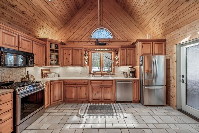 8723 N 96th Avenue, Pentwater Twp, MI 49449