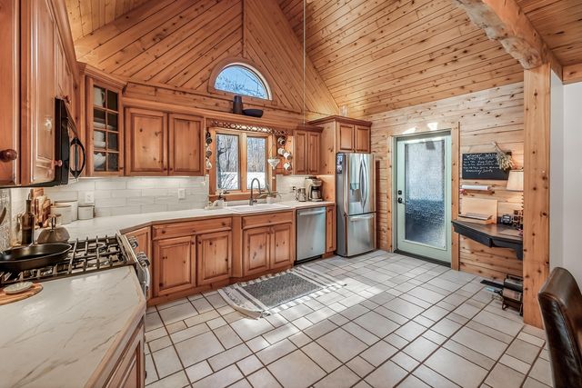 8723 N 96th Avenue, Pentwater Twp, MI 49449