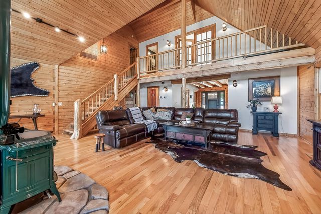 8723 N 96th Avenue, Pentwater Twp, MI 49449