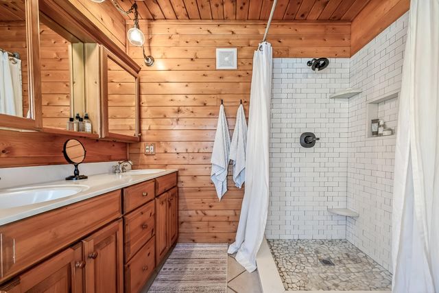 8723 N 96th Avenue, Pentwater Twp, MI 49449