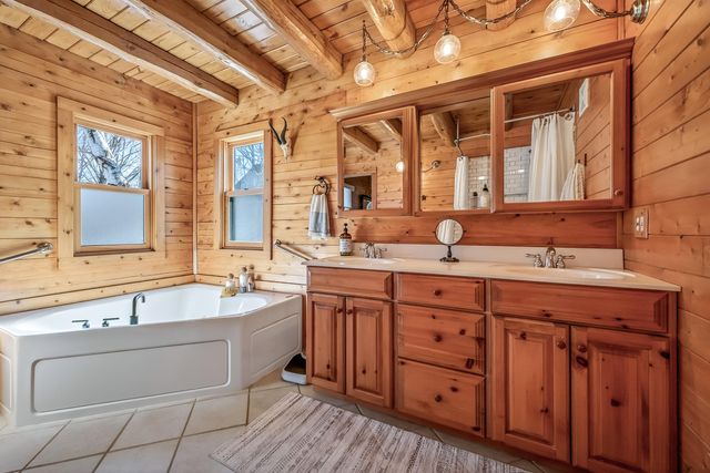 8723 N 96th Avenue, Pentwater Twp, MI 49449