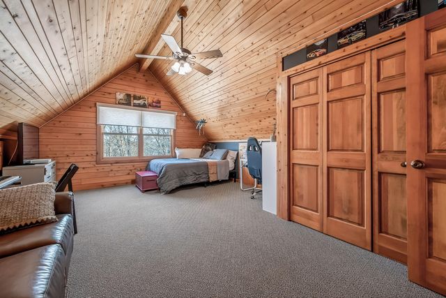 8723 N 96th Avenue, Pentwater Twp, MI 49449