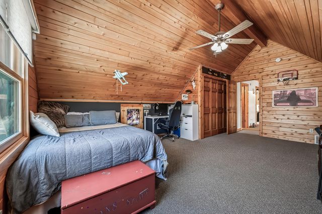 8723 N 96th Avenue, Pentwater Twp, MI 49449