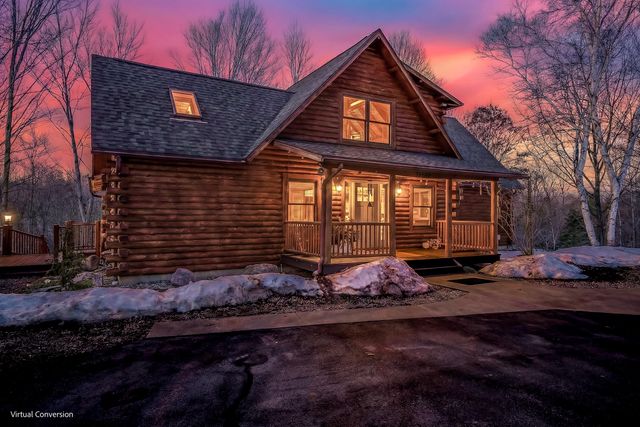 8723 N 96th Avenue, Pentwater Twp, MI 49449