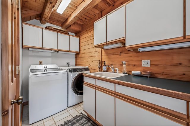 8723 N 96th Avenue, Pentwater Twp, MI 49449