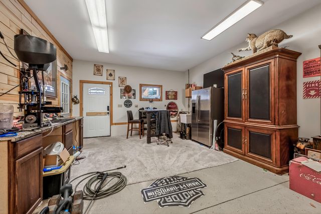 8723 N 96th Avenue, Pentwater Twp, MI 49449