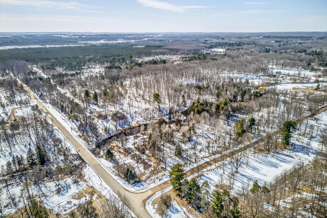 8723 N 96th Avenue, Pentwater Twp, MI 49449