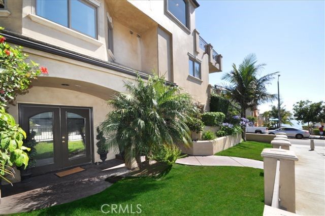 300 16th Street, Manhattan Beach, CA 90266