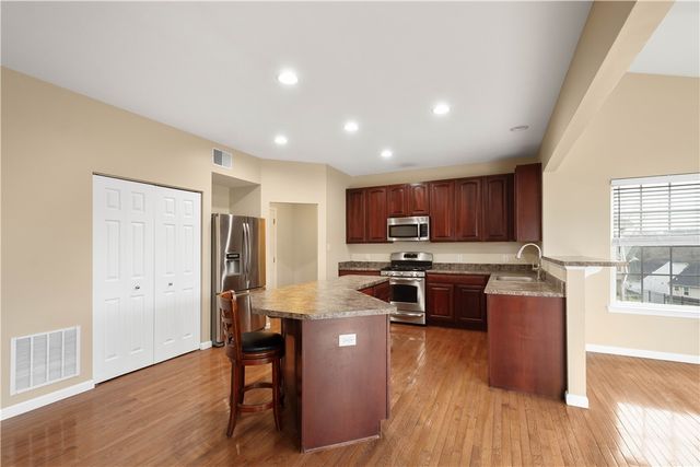 6042 Middlefield Dr, South Fayette, PA 15057