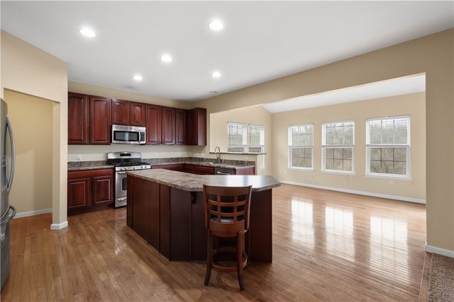 6042 Middlefield Dr, South Fayette, PA 15057