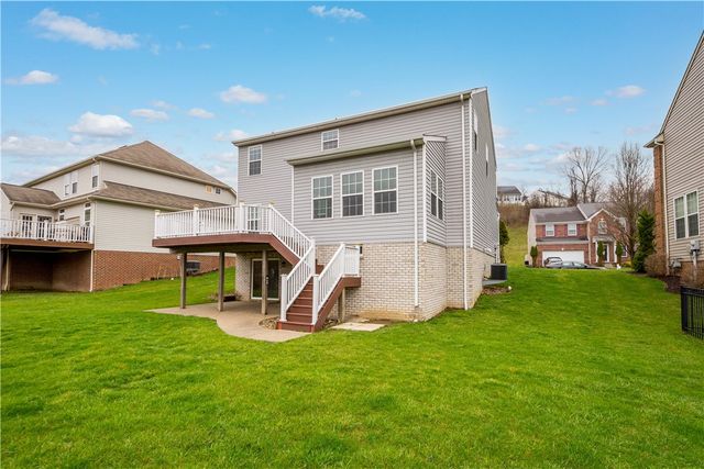 6042 Middlefield Dr, South Fayette, PA 15057