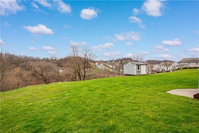 6042 Middlefield Dr, South Fayette, PA 15057