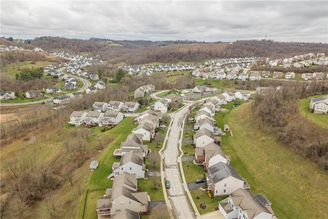 6042 Middlefield Dr, South Fayette, PA 15057