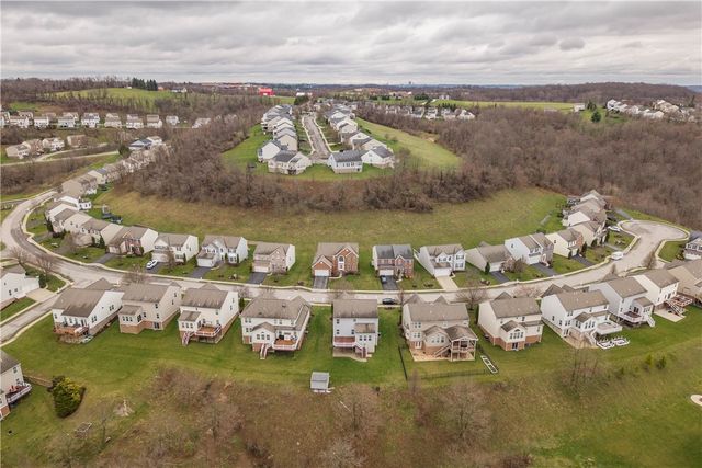 6042 Middlefield Dr, South Fayette, PA 15057