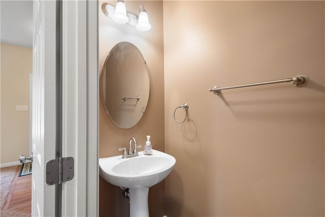 6042 Middlefield Dr, South Fayette, PA 15057