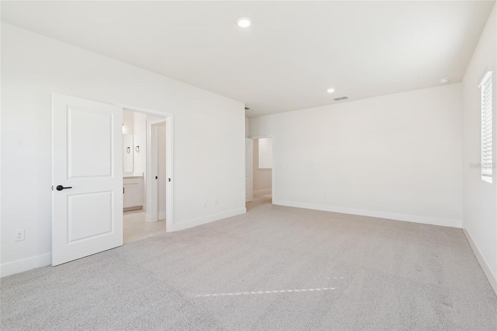 Image 21 of property listing at 11722 FULL MOON LOOP, Parrish, FL 34219