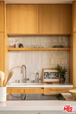 3640 Multiview Drive, Los Angeles, CA 90068