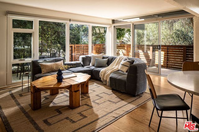 3640 Multiview Drive, Los Angeles, CA 90068